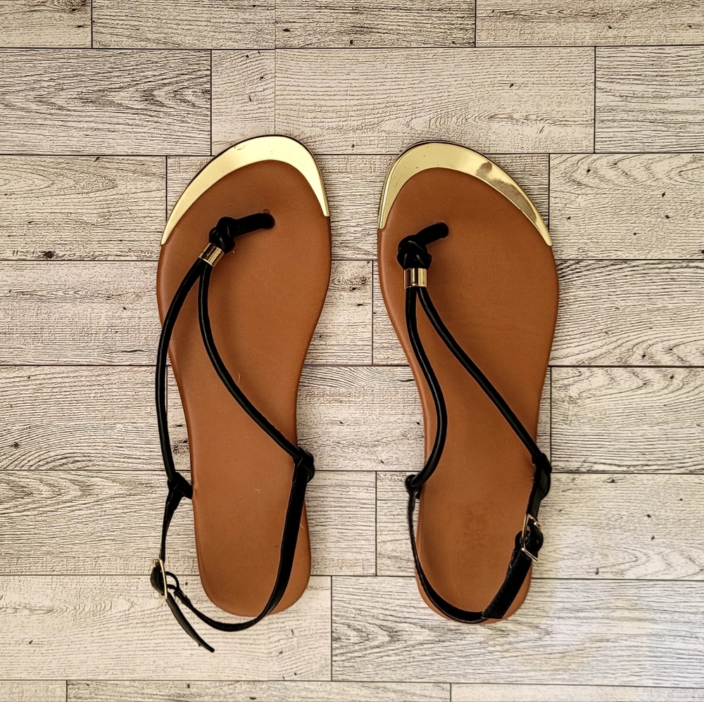 Sandal with gold toe